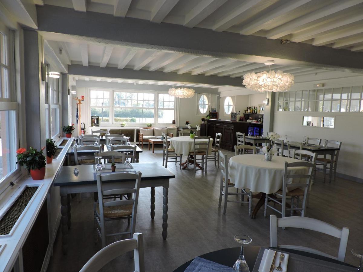 Auberge De La Roque La Roquette エクステリア 写真
