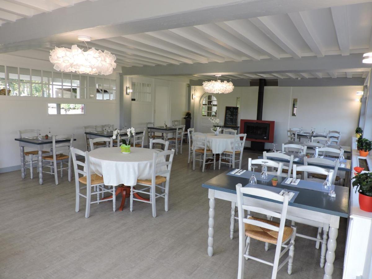 Auberge De La Roque La Roquette エクステリア 写真